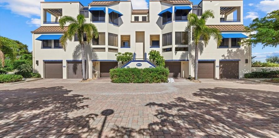 Condo in Longboat Key, Florida, 2 bedrooms № 2215286