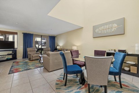 Condo in Longboat Key, Florida, 2 bedrooms № 2215286 - photo 10