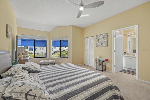 Condo in Longboat Key, Florida, 2 bedrooms № 2215286 - photo 13