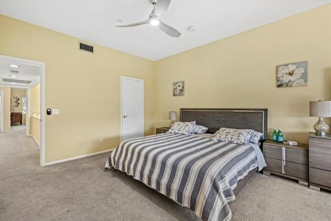 Condo in Longboat Key, Florida, 2 bedrooms № 2215286 - photo 15