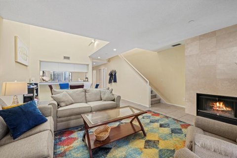Condo in Longboat Key, Florida, 2 bedrooms № 2215286 - photo 12