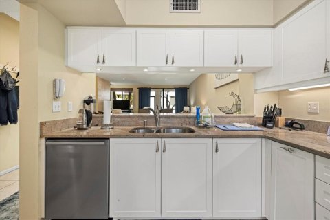 Condo in Longboat Key, Florida, 2 bedrooms № 2215286 - photo 7