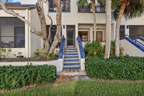Condo in Longboat Key, Florida, 2 bedrooms № 2215286 - photo 29