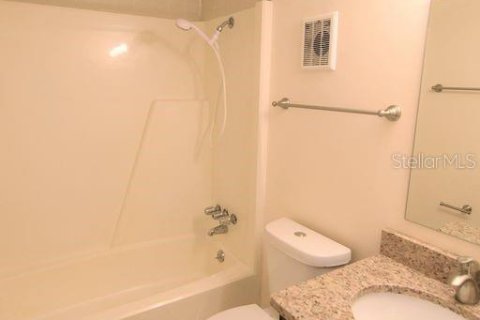 Condo in Sanford, Florida, 2 bedrooms  № 1866412 - photo 15