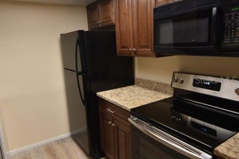 Condo in Sanford, Florida, 2 bedrooms  № 1866412 - photo 9