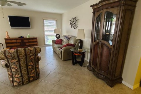 Copropriété à vendre à Seminole, Floride: 3 chambres, 130.99 m2 № 2216760 - photo 7