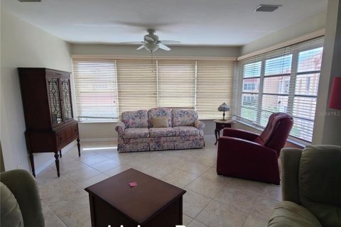 Copropriété à vendre à Seminole, Floride: 3 chambres, 130.99 m2 № 2216760 - photo 9