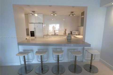 Condominio en venta en Sunny Isles Beach, Florida, 1 dormitorio, 92.9 m2 № 2029073 - foto 12