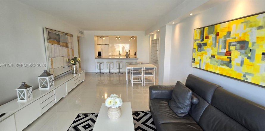 Condominio en Sunny Isles Beach, Florida, 1 dormitorio № 2029073