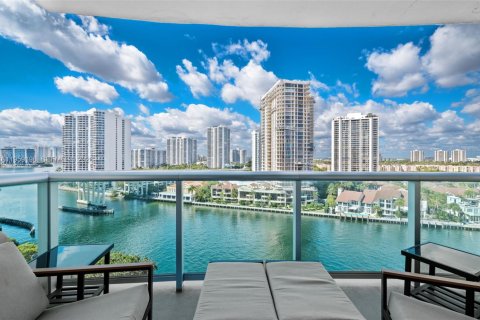 Condominio en venta en Sunny Isles Beach, Florida, 1 dormitorio, 92.9 m2 № 2029073 - foto 3
