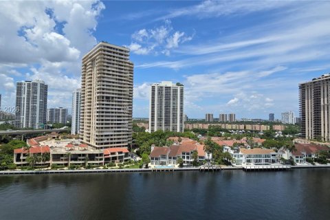 Condominio en venta en Sunny Isles Beach, Florida, 1 dormitorio, 92.9 m2 № 2029073 - foto 25