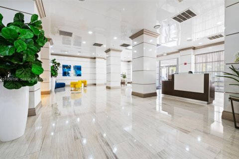 Condominio en venta en Sunny Isles Beach, Florida, 1 dormitorio, 92.9 m2 № 2029073 - foto 4