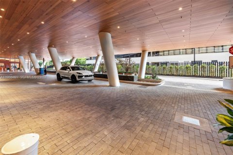 Снять в аренду кондоминиум в Майами, Флорида 2 спальни, 102.29м2, № 2031580 - фото 16