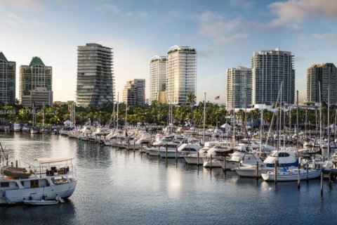 Снять в аренду кондоминиум в Майами, Флорида 2 спальни, 102.29м2, № 2031580 - фото 18