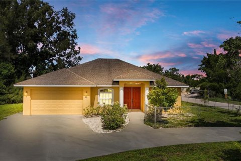 House in Venice, Florida 3 bedrooms, 150.32 sq.m. № 1908829 - photo 1