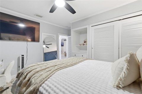 Commercial property in Tampa, Florida 4 bedrooms, 188.87 sq.m. № 2393564 - photo 10