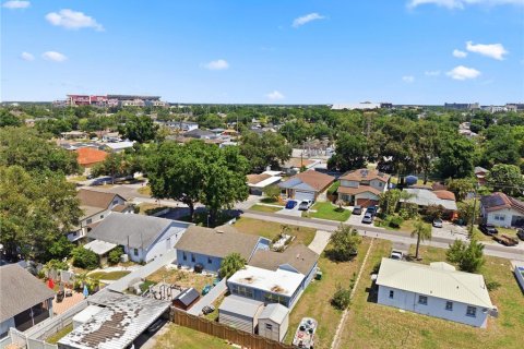 Commercial property in Tampa, Florida 4 bedrooms, 188.87 sq.m. № 2393564 - photo 21