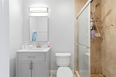 Commercial property in Tampa, Florida 4 bedrooms, 188.87 sq.m. № 2393564 - photo 14