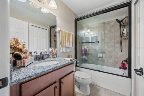 House in Lutz, Florida 4 bedrooms, 236.53 sq.m. № 2202210 - photo 29