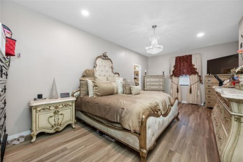 House in Lutz, Florida 4 bedrooms, 236.53 sq.m. № 2202210 - photo 16