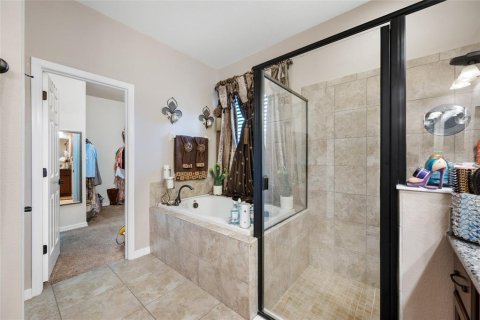 House in Lutz, Florida 4 bedrooms, 236.53 sq.m. № 2202210 - photo 20