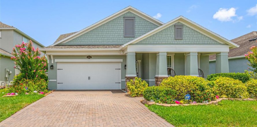 House in Lutz, Florida 4 bedrooms, 236.53 sq.m. № 2202210