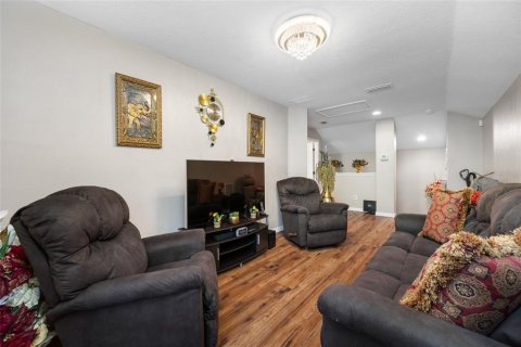 House in Lutz, Florida 4 bedrooms, 236.53 sq.m. № 2202210 - photo 28