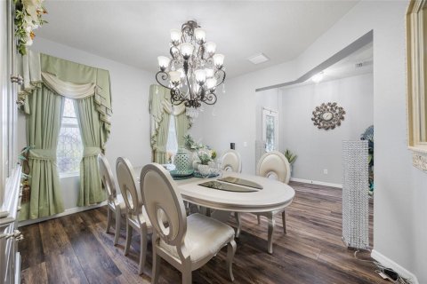 House in Lutz, Florida 4 bedrooms, 236.53 sq.m. № 2202210 - photo 9
