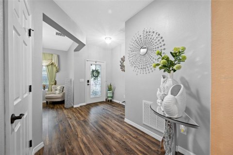 House in Lutz, Florida 4 bedrooms, 236.53 sq.m. № 2202210 - photo 8