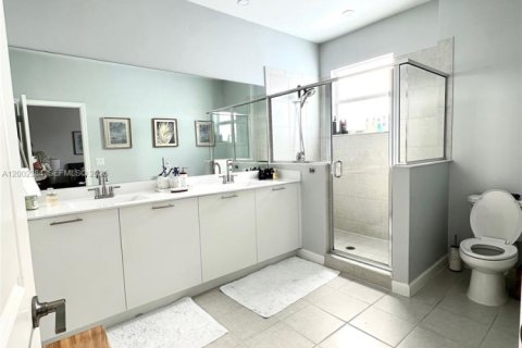 Townhouse in Miami, Florida 3 bedrooms, 157.47 sq.m. № 2067839 - photo 8