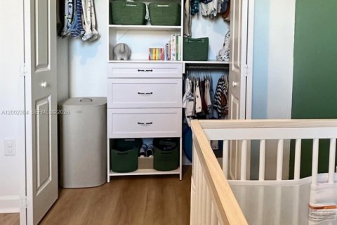 Townhouse in Miami, Florida 3 bedrooms, 157.47 sq.m. № 2067839 - photo 11