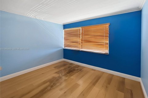 Condominio en alquiler en Hialeah, Florida, 3 dormitorios, 119.66 m2 № 2047556 - foto 9