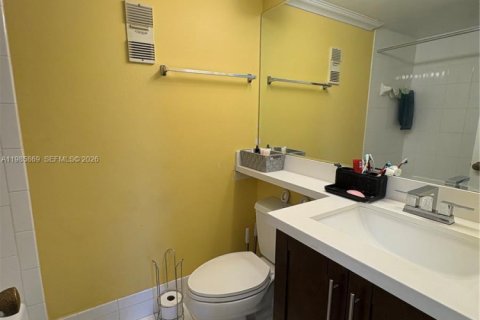 Condominio en alquiler en Hialeah, Florida, 3 dormitorios, 119.66 m2 № 2047556 - foto 7