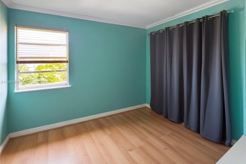 Condominio en alquiler en Hialeah, Florida, 3 dormitorios, 119.66 m2 № 2047556 - foto 8