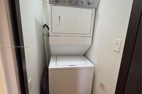 Condominio en alquiler en Hialeah, Florida, 3 dormitorios, 119.66 m2 № 2047556 - foto 6