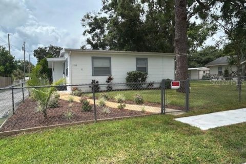 Casa en venta en Saint Petersburg, Florida, 2 dormitorios, 97.55 m2 № 1879131 - foto 2