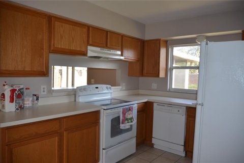 Villa ou maison à louer à Apopka, Floride: 3 chambres, 119.29 m2 № 1676046 - photo 4