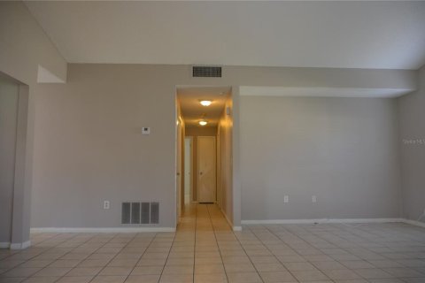 Villa ou maison à louer à Apopka, Floride: 3 chambres, 119.29 m2 № 1676046 - photo 8