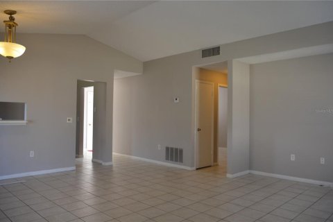 Villa ou maison à louer à Apopka, Floride: 3 chambres, 119.29 m2 № 1676046 - photo 9