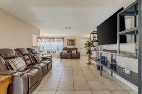 Villa ou maison à vendre à New Port Richey, Floride: 3 chambres, 157.19 m2 № 2350308 - photo 12