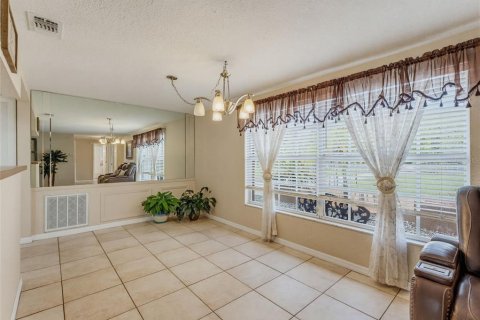 Villa ou maison à vendre à New Port Richey, Floride: 3 chambres, 157.19 m2 № 2350308 - photo 13