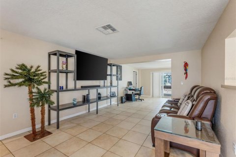 Villa ou maison à vendre à New Port Richey, Floride: 3 chambres, 157.19 m2 № 2350308 - photo 10