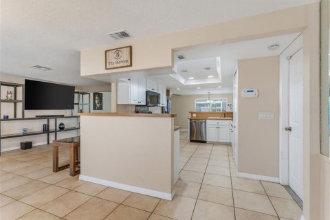 Villa ou maison à vendre à New Port Richey, Floride: 3 chambres, 157.19 m2 № 2350308 - photo 16