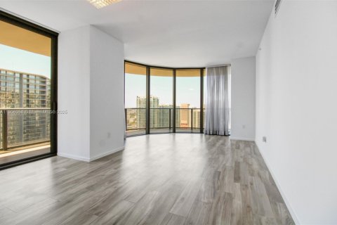 Купить кондоминиум в Майами, Флорида 3 спальни, 134.71м2, № 1956675 - фото 7