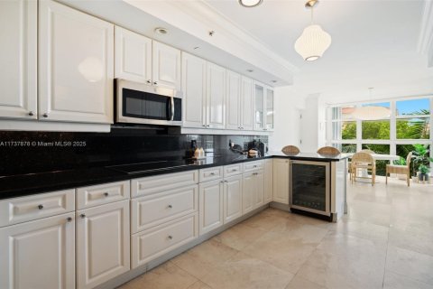Condo in Key Biscayne, Florida, 3 bedrooms  № 1764742 - photo 14