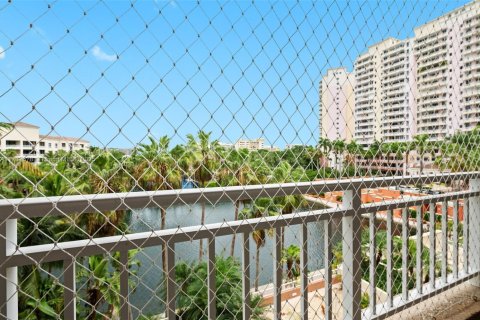 Condo in Key Biscayne, Florida, 3 bedrooms  № 1764742 - photo 25