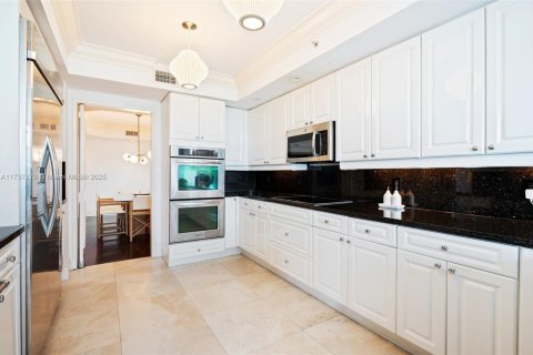 Condo in Key Biscayne, Florida, 3 bedrooms  № 1764742 - photo 16