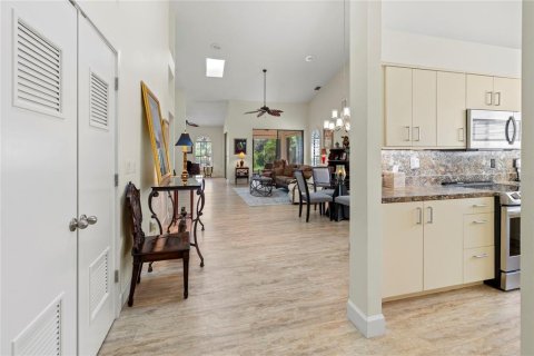 Villa ou maison à vendre à Sarasota, Floride: 2 chambres, 205.04 m2 № 1754725 - photo 16
