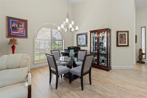 Villa ou maison à vendre à Sarasota, Floride: 2 chambres, 205.04 m2 № 1754725 - photo 11