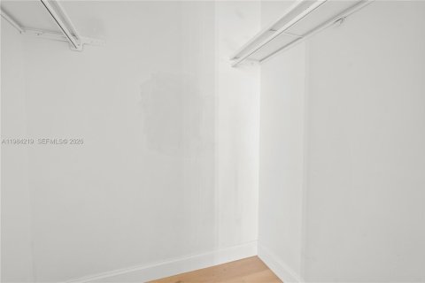 Снять в аренду кондоминиум в Майами, Флорида 2 спальни, 89.93м2, № 2045472 - фото 19